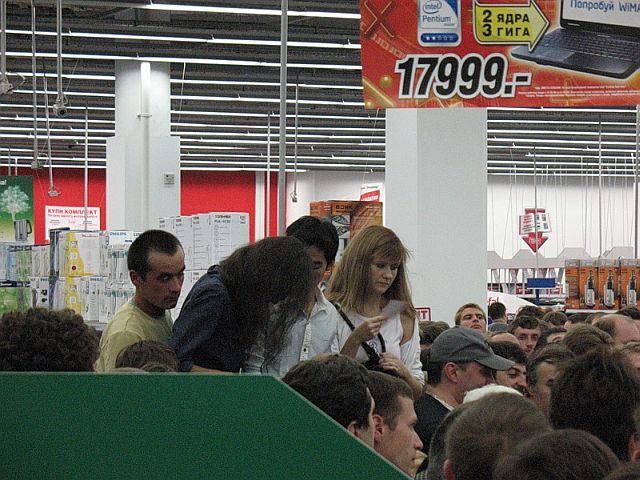 The sales end up badly (29 pics + 1 video)