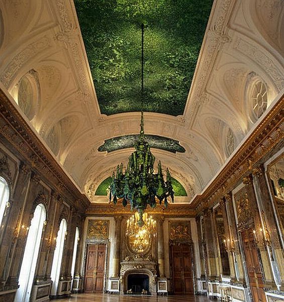 Very unusual ceiling (6 pics)