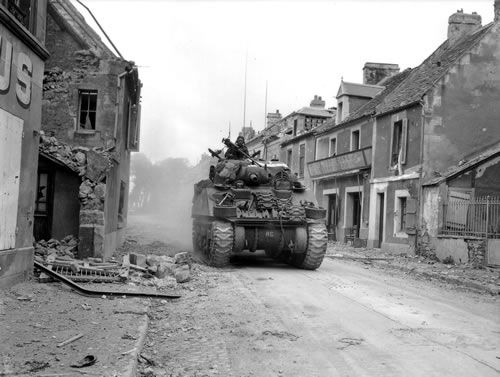Normandy during WW2 and now (204 pics)
