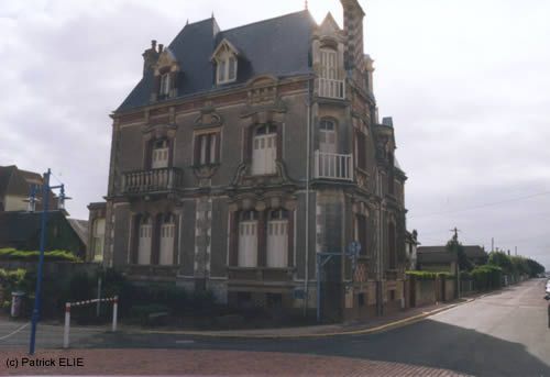 Normandy during WW2 and now (204 pics)