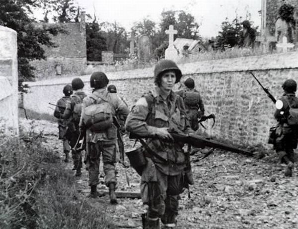 Normandy during WW2 and now (204 pics)
