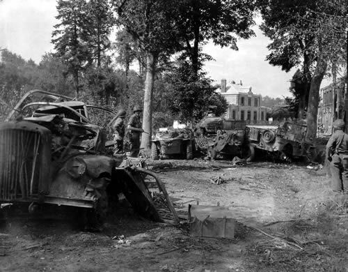 Normandy during WW2 and now (204 pics)