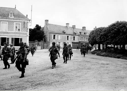 Normandy during WW2 and now (204 pics)