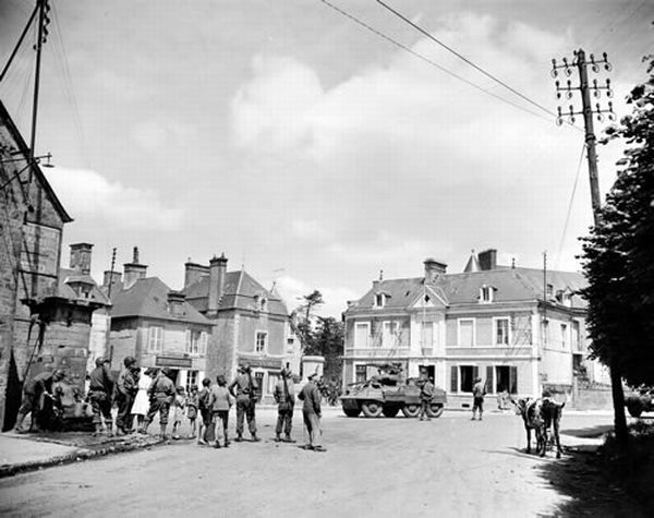 Normandy during WW2 and now (204 pics)