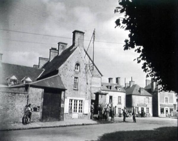Normandy during WW2 and now (204 pics)