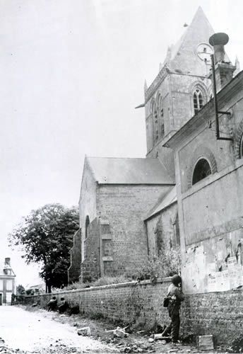 Normandy during WW2 and now (204 pics)