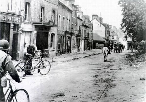Normandy during WW2 and now (204 pics)