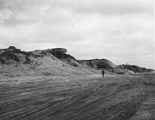 Normandy during WW2 and now (204 pics)