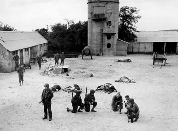 Normandy during WW2 and now (204 pics)