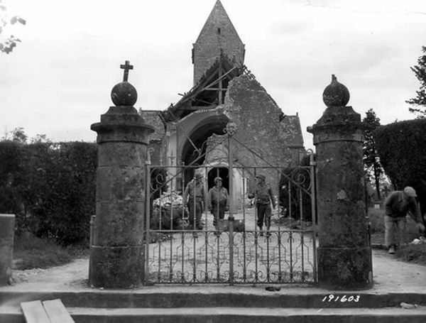 Normandy during WW2 and now (204 pics)