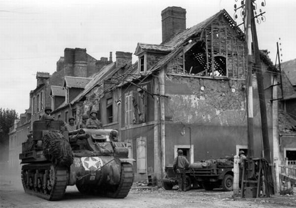 Normandy during WW2 and now (204 pics)