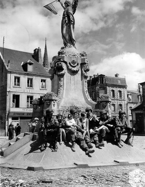 Normandy during WW2 and now (204 pics)