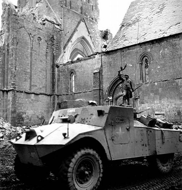 Normandy during WW2 and now (204 pics)