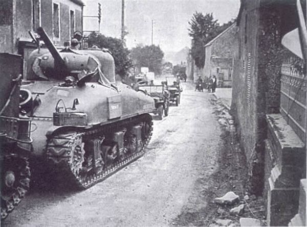 Normandy during WW2 and now (204 pics)