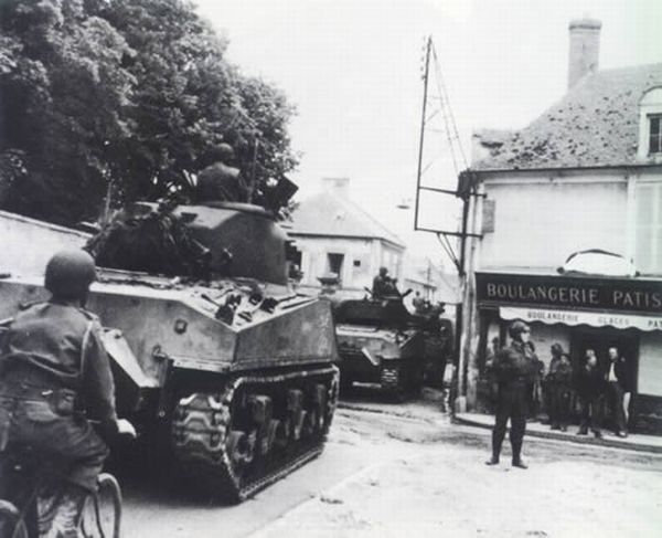 Normandy during WW2 and now (204 pics)
