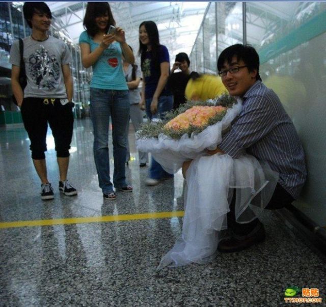 How to make a proposal and surprise the girl (16 pics)