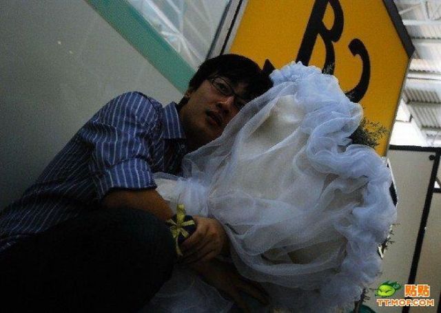 How to make a proposal and surprise the girl (16 pics)