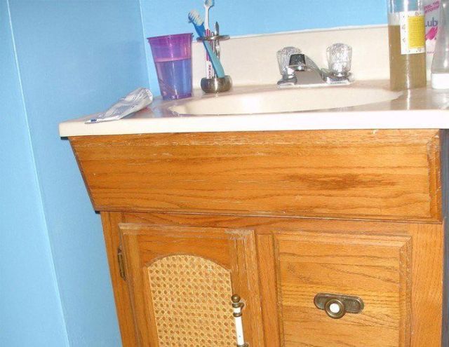 Aliens in the bathroom (4 pics)