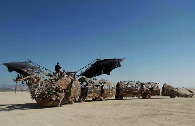Burning Man Festival 2009 in the Nevada desert (35 pics)