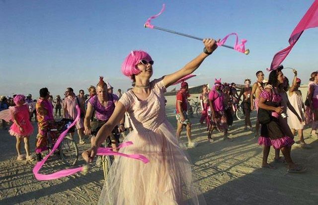 Burning Man Festival 2009 in the Nevada desert (35 pics)