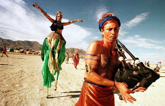 Burning Man Festival 2009 in the Nevada desert (35 pics)