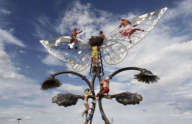 Burning Man Festival 2009 in the Nevada desert (35 pics)