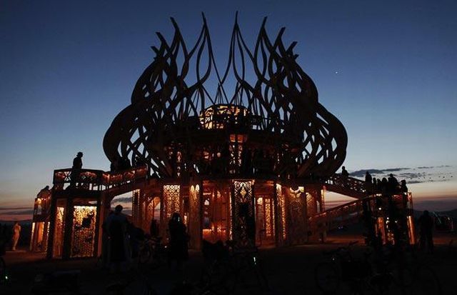 Burning Man Festival 2009 in the Nevada desert (35 pics)
