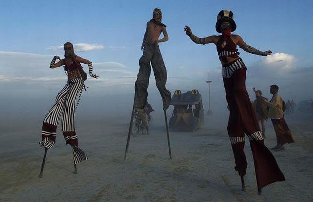 Burning Man Festival 2009 in the Nevada desert (35 pics)