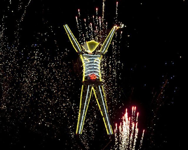 Burning Man Festival 2009 in the Nevada desert (35 pics)
