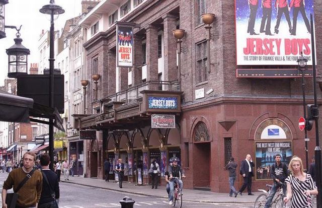 London back then and today: 60 years difference (18 pics)