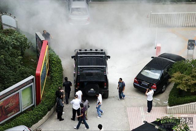 A burnt Hummer (11 pics)