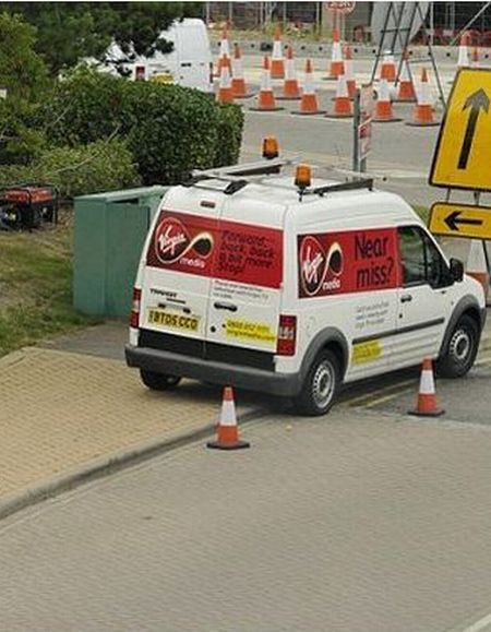 Hard work of road workers (3 pics)