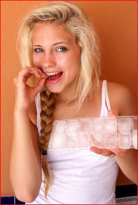 Pictures sent by users (49 pics)