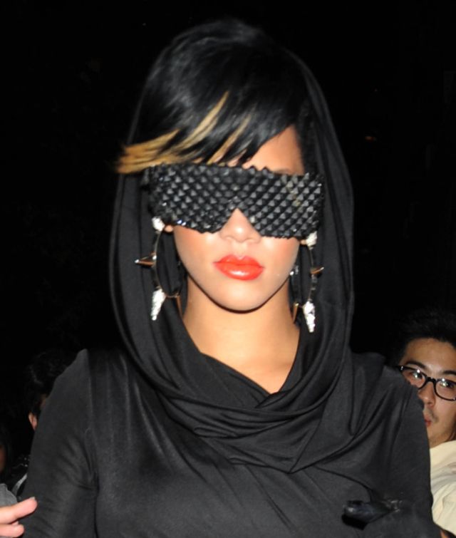 Sexy Rihanna in a sexy outfit (12 pics)