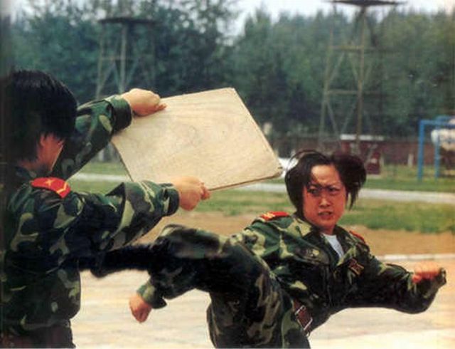 Chinese military girls (20 pics)