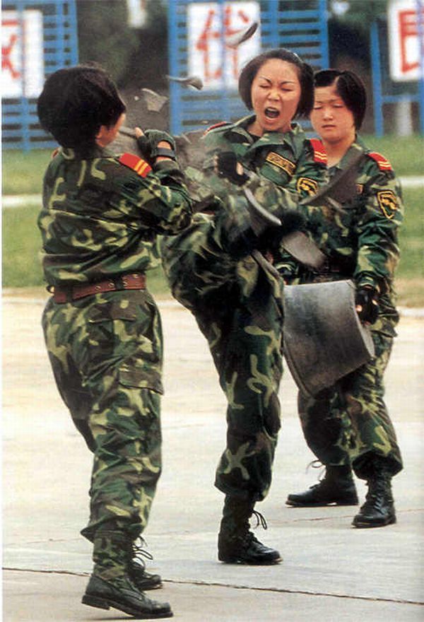 Chinese military girls (20 pics)