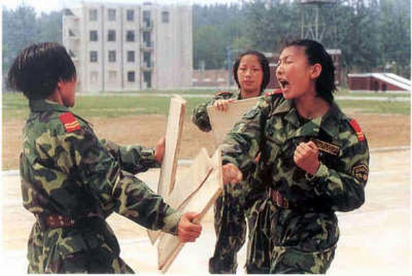 Chinese military girls (20 pics)