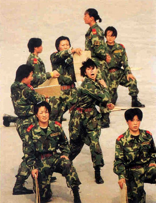 Chinese military girls (20 pics)
