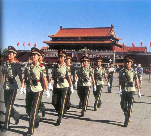 Chinese military girls (20 pics)