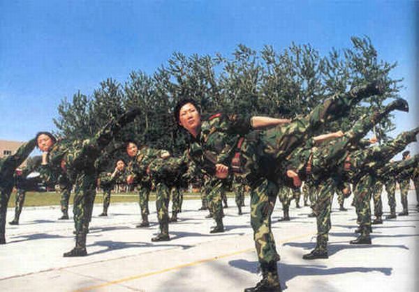 Chinese military girls (20 pics)