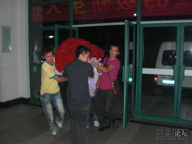 How to make a pleasant surprise for your girlfriend (8 pics)