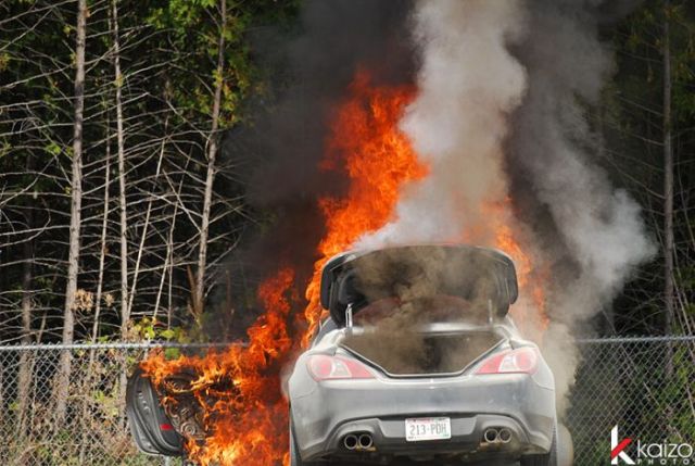 Burnt Hyundai Genesis Coupe (25 pics)