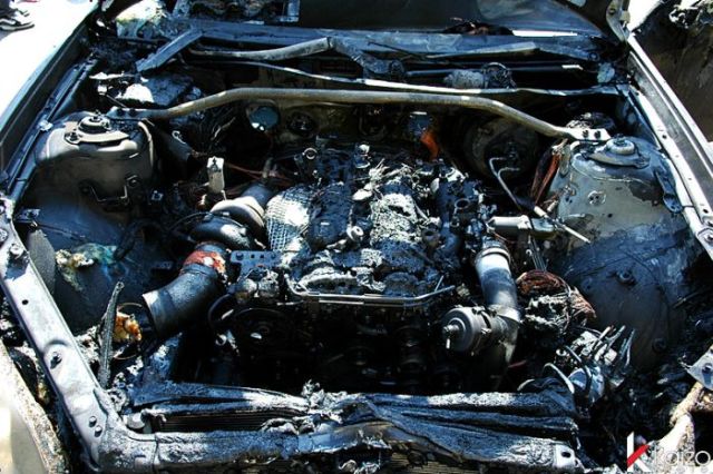 Burnt Hyundai Genesis Coupe (25 pics)