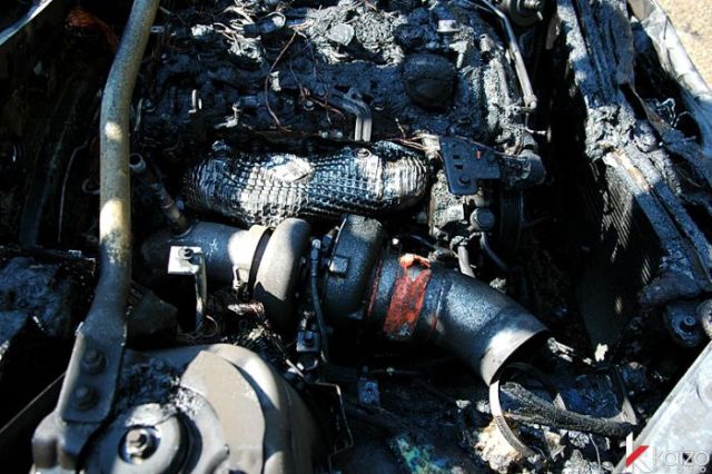 Burnt Hyundai Genesis Coupe (25 pics)