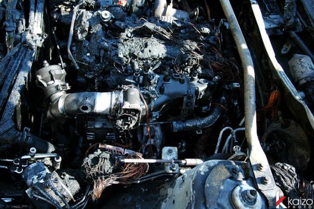Burnt Hyundai Genesis Coupe (25 pics)