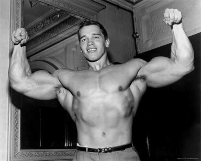 Young Arnold Schwarzenegger. He wasn’t thinking about politics then (18 pics)