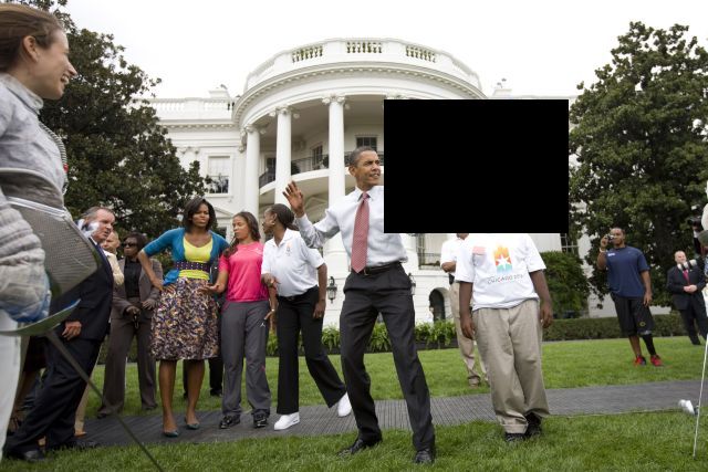 The President having fun at the White House (4 pics)