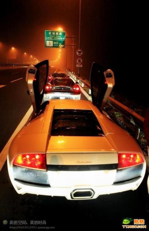 Supercars in China (35 pics)