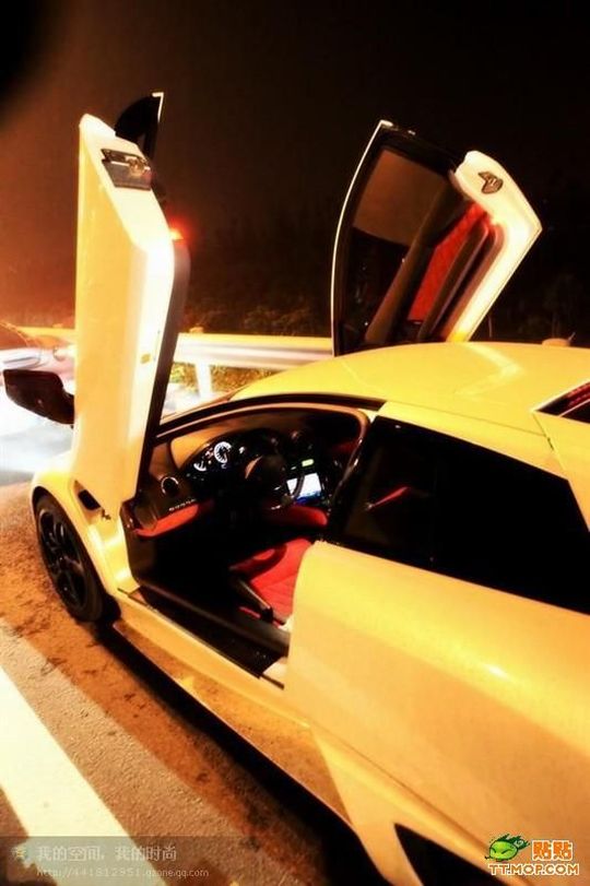 Supercars in China (35 pics)
