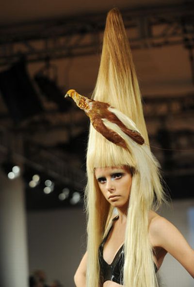 Charlie le Mindu's hairy creations at London fashion week (14 pics)